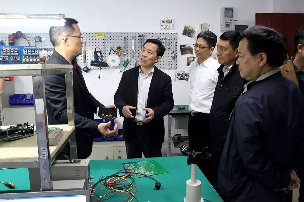 省政協副主席、科技廳廳長郭躍進蒞臨微特調研